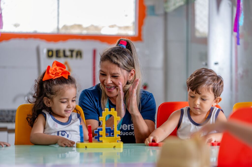 Como apoiar as crianças nos desafios de socialização e comportamento na escola?
